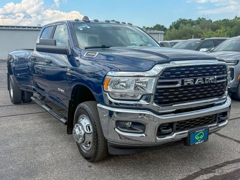 Used 2022 RAM 3500 Big Horn w/ Level A Equipment Group AWD/4WD image 1