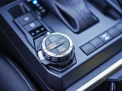 New 2025 Toyota Tacoma TRD Off-Road image 31