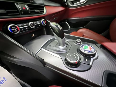 Used 2017 Alfa Romeo Giulia Ti w/ TI 19" Sport Package RWD image 24