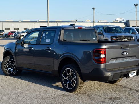 New 2026 Ford Maverick Lariat image 4