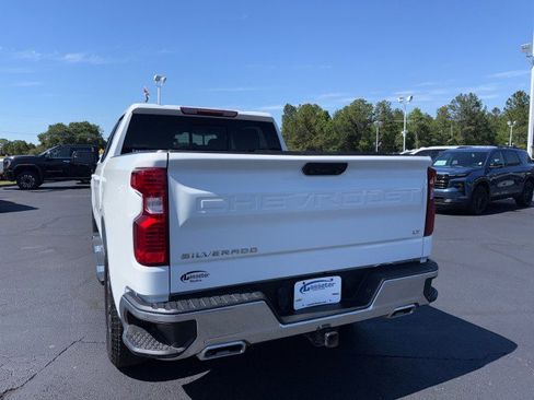 Used 2023 Chevrolet Silverado 1500 LT AWD/4WD image 4