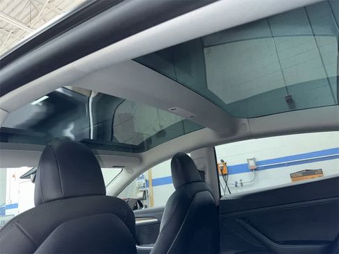 Used 2023 Tesla Model 3 Performance image 25