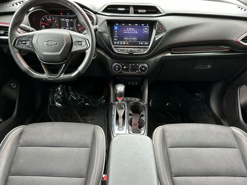 Used 2022 Chevrolet TrailBlazer RS w/ Sun and Liftgate Package FWD image 3
