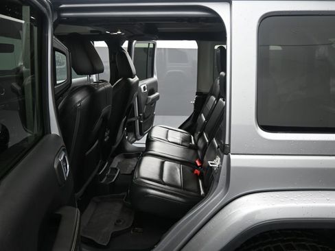 Used 2021 Jeep Wrangler Unlimited Sahara w/ Uconnect 4C Nav & Sound Group AWD/4WD image 26