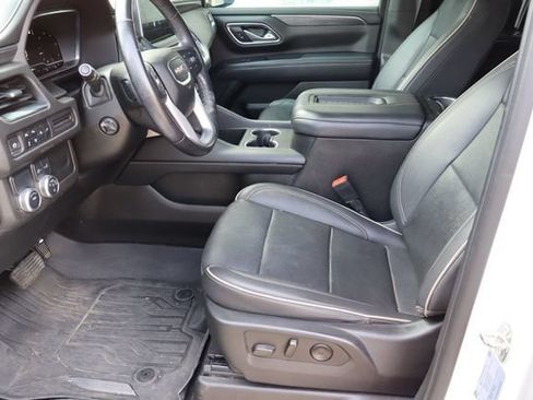 Used 2022 GMC Yukon XL SLT w/ SLT Premium Package RWD image 17