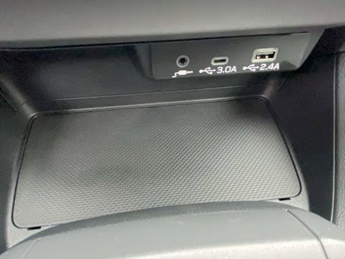 Certified 2025 Subaru Crosstrek 2.0i Premium image 29