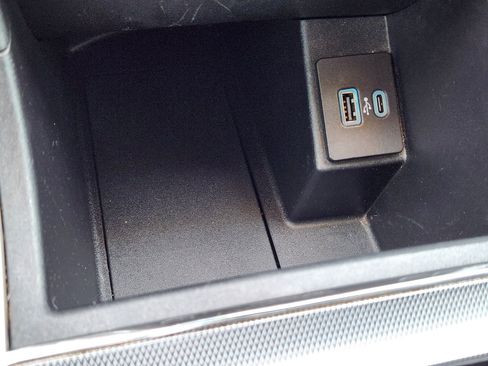 Used 2021 Ford Edge SEL AWD/4WD image 16
