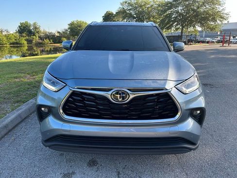 Used 2023 Toyota Highlander Limited image 8