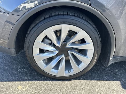 Used 2026 Tesla Model Y Premium image 19