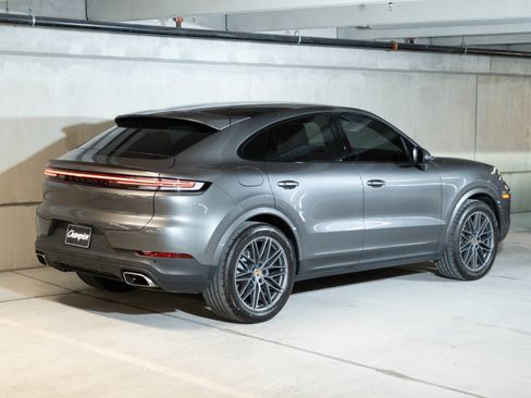 Certified 2024 Porsche Cayenne Coupe AWD/4WD image 8