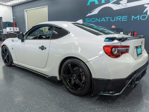 Used 2018 Toyota 86 RWD image 7