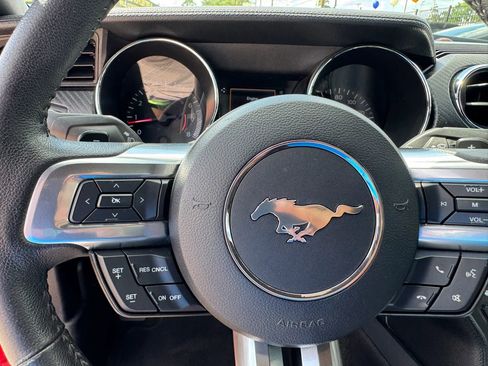 Used 2015 Ford Mustang Coupe RWD image 30