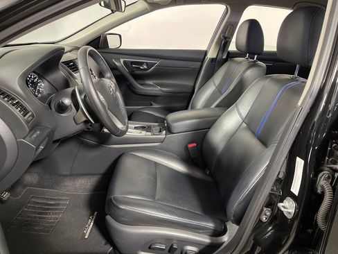 Used 2018 Nissan Altima 2.5 SR w/ SR Midnight Edition FWD image 12