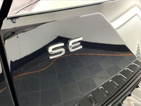 New 2026 Volkswagen Atlas SE image 13