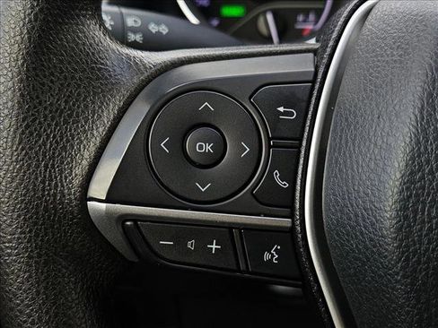 Used 2021 Toyota Camry LE image 11