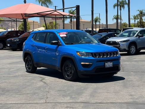 Used 2020 Jeep Compass Sport w/ Tech Group FWD image 3