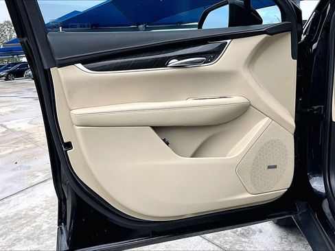 Used 2018 Cadillac XT5 FWD image 22