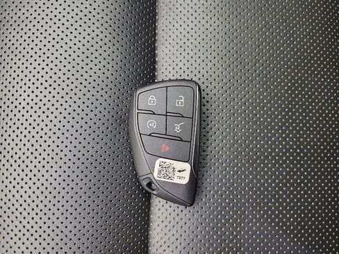 Used 2022 Buick Envision Essence w/ Sport Touring Package FWD image 32