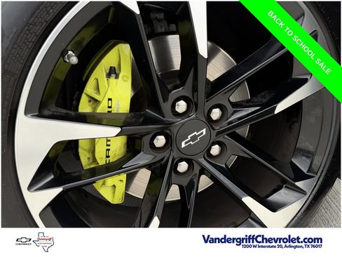 Used 2021 Chevrolet Camaro SS RWD image 9