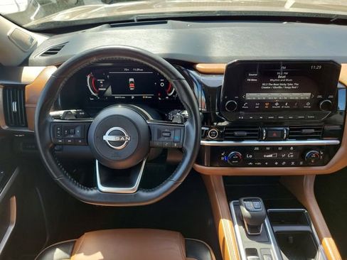 Certified 2023 Nissan Pathfinder Platinum w/ Black Appearance Package FWD image 15