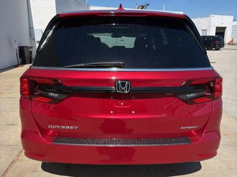 Used 2023 Honda Odyssey Sport image 5