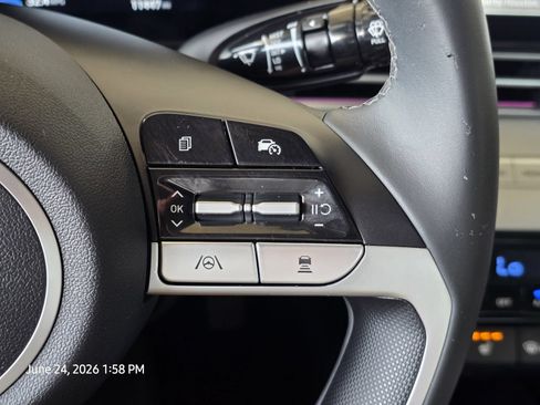 Certified 2025 Hyundai Elantra Limited FWD image 29