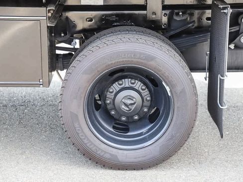 New 2023 RAM 5500 Tradesman AWD/4WD image 10