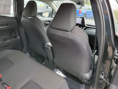 Used 2020 Toyota C-HR LE image 23