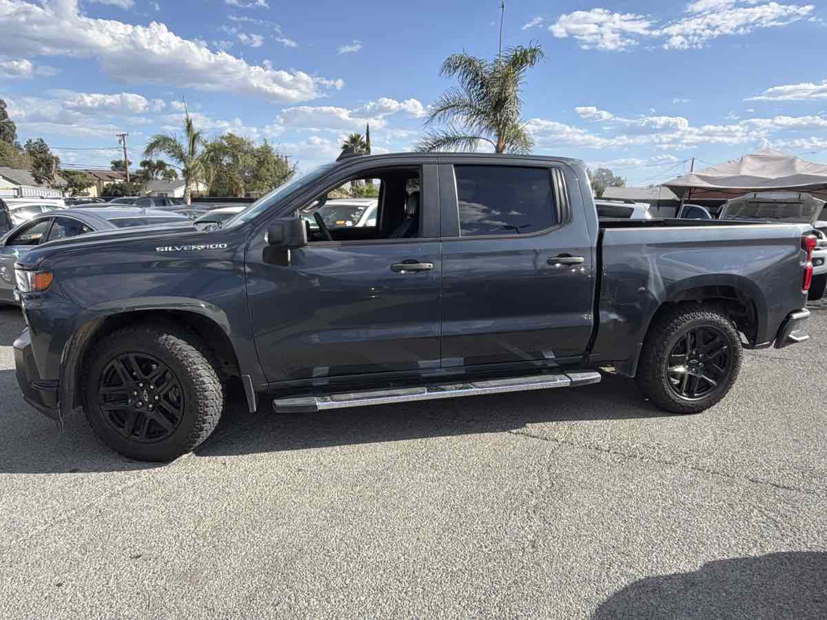 Used 2021 Chevrolet Silverado 1500 Custom RWD image 2
