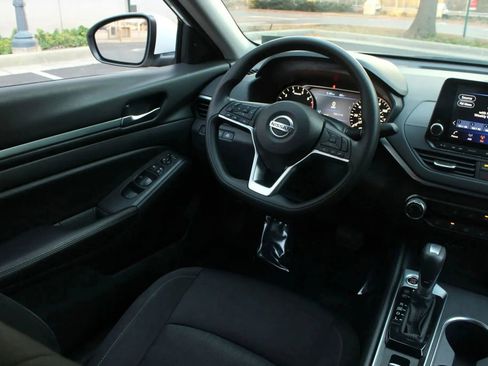 Used 2022 Nissan Altima 2.5 SV AWD/4WD image 24