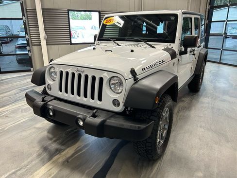 Used 2017 Jeep Wrangler Unlimited Rubicon w/ Connectivity Group AWD/4WD image 2
