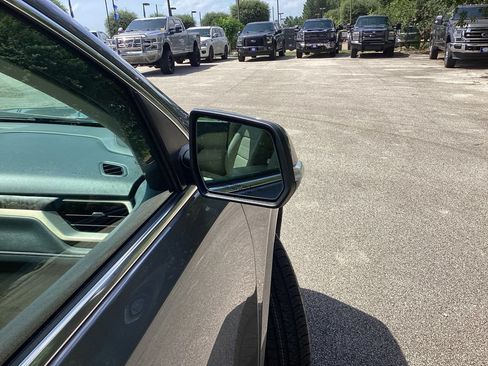 Used 2022 GMC Acadia Denali w/ Denali Technology Package AWD/4WD image 32