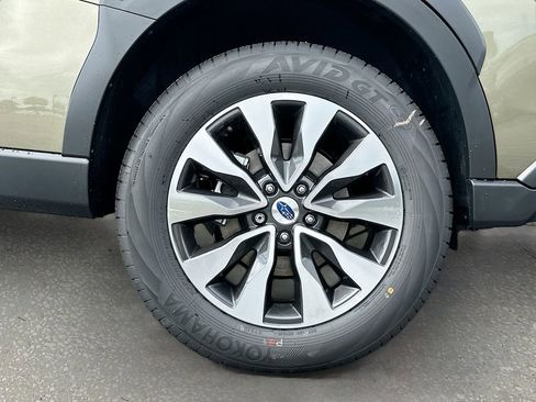 Certified 2025 Subaru Outback Limited AWD/4WD image 32