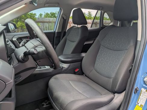 Used 2023 Toyota RAV4 AWD Hybrid image 10