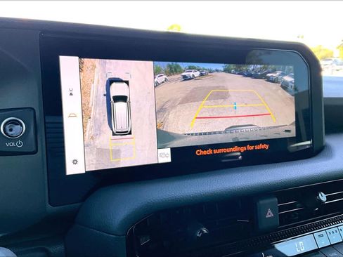 Used 2024 Toyota Land Cruiser image 25