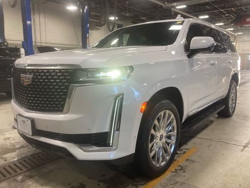 Used 2023 Cadillac Escalade Premium Luxury image 1