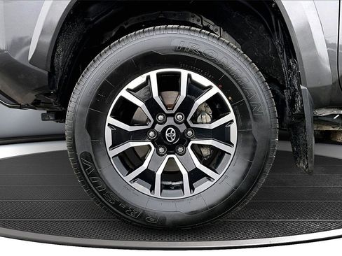 Used 2023 Toyota Tacoma TRD Sport image 31