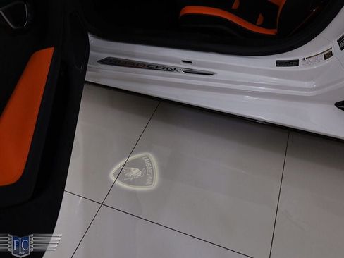 Used 2023 Lamborghini Huracan Tecnica RWD image 17