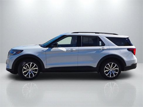 New 2026 Ford Explorer ST-Line image 9