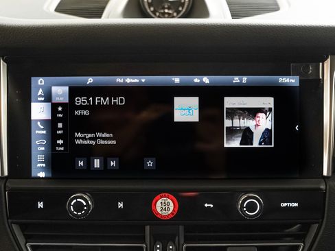 Certified 2025 Porsche Macan S image 22