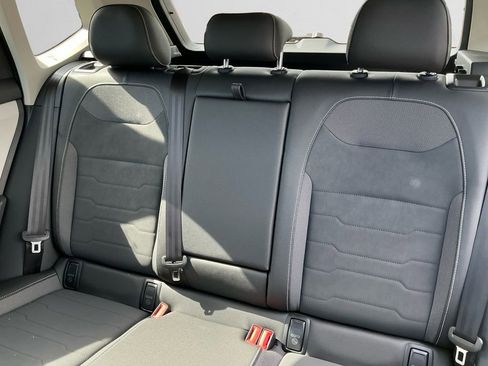 New 2025 Volkswagen Taos SE image 13