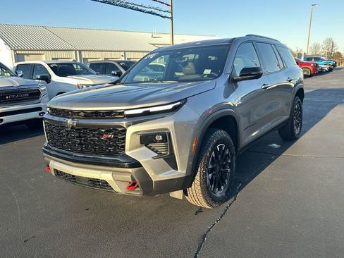 Used 2025 Chevrolet Traverse Z71 w/ Enhanced Driving Package image 4