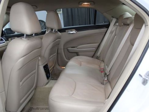 Used 2013 Chrysler 300 Motown w/ Driver Convenience Group image 16