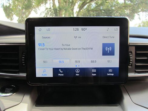 Used 2022 Ford Explorer XLT w/ Equipment Group 202A RWD image 32