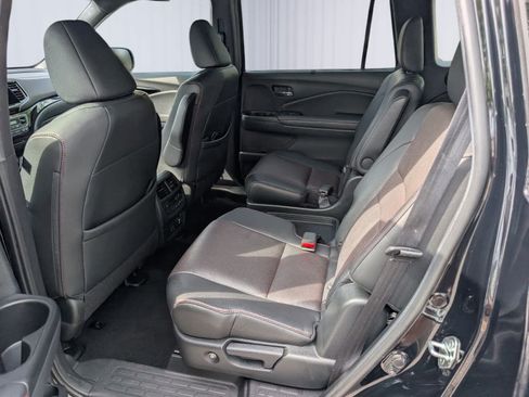 Certified 2022 Honda Pilot Black Edition image 17