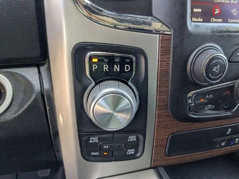 Used 2018 RAM 1500 Laramie w/ Convenience Group AWD/4WD image 12