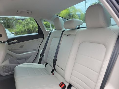 Used 2023 Volkswagen Jetta SE FWD image 10