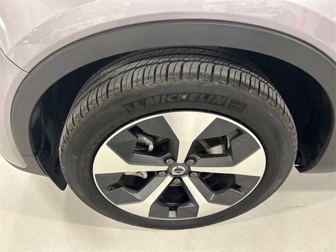 Used 2026 Volvo XC40 B5 Core w/ Climate Package image 8