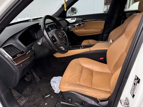 Used 2018 Volvo XC90 T6 Momentum w/ Convenience Package image 5