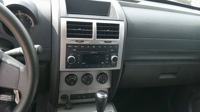 Used 2007 Dodge Nitro SXT AWD/4WD image 7